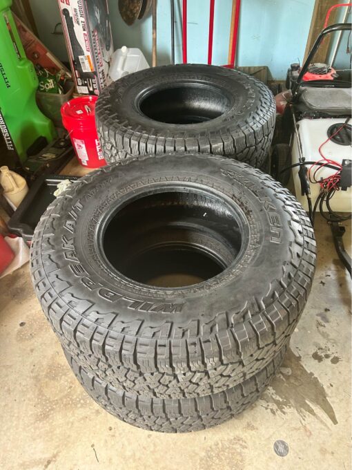 37x12.50R18 Wildpeak At3W tires