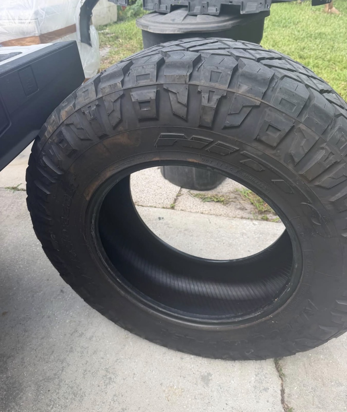 37x12.50R20 Nitto Ridge Grappler Tires – Aggressive Hybrid All-Terrain Performance for Trucks - Image 3