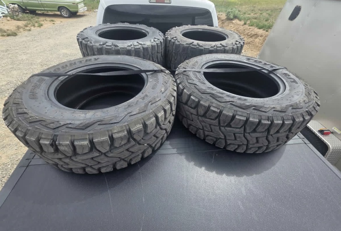 37x12.50R20 Toyo Open Country RT Tires – The Ultimate Hybrid Tire Upgrade for Ford Super Duty Trucks