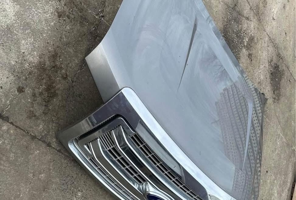 2009-2014 Ford F150 King Ranch Gray Hood with Grille OEM For Sale - Image 3