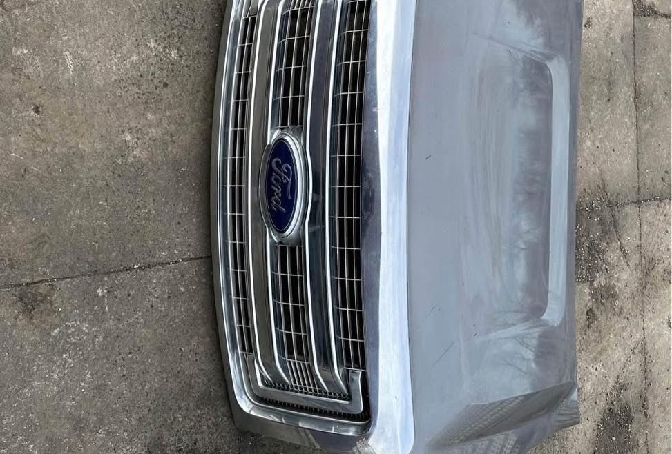 2009-2014 Ford F150 King Ranch Gray Hood with Grille OEM For Sale - Image 5