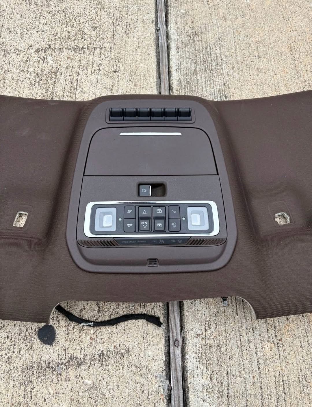 2023-2025 Ford F250 F350 Super Duty King Ranch Moon Roof Headliner with Overhead Console OEM For Sale - Image 5