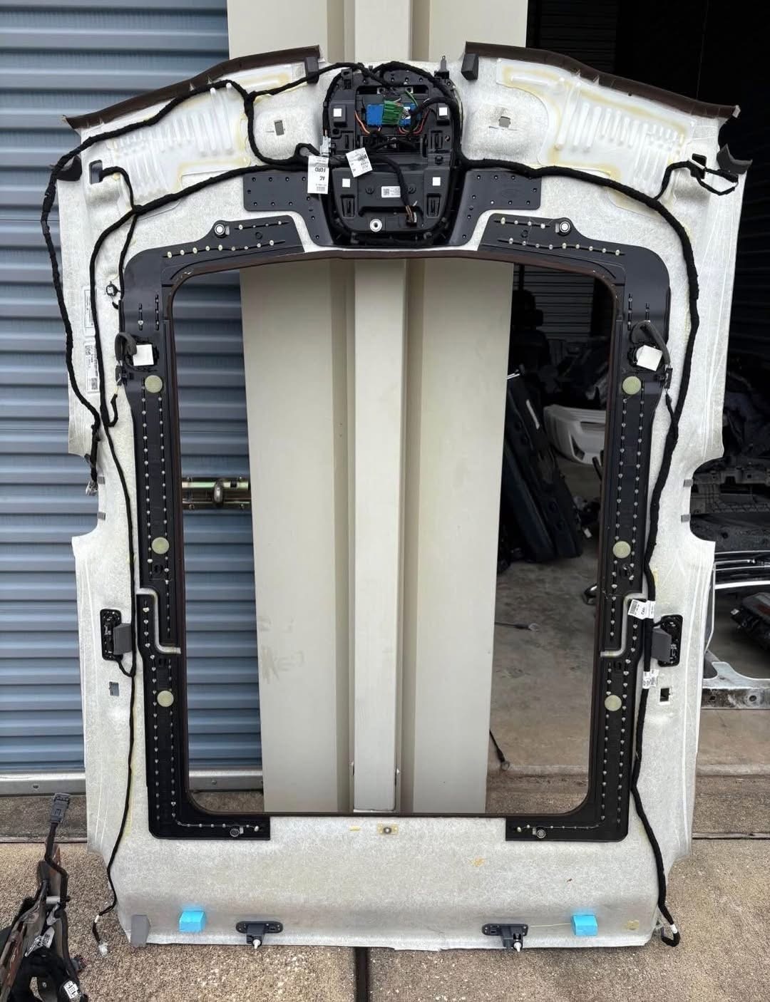 2023-2025 Ford F250 F350 Super Duty King Ranch Moon Roof Headliner with Overhead Console OEM For Sale - Image 6