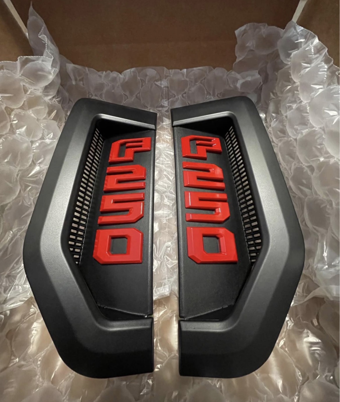 2017-2022 Ford F250 Super Duty Fender Emblems / Badges Custom Matte Black + Gloss Red For Sale - Image 3