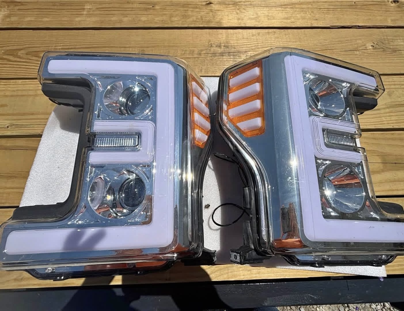 2017-2019 Ford F250 F350 F450 F550 Super Duty OEM Headlights For Sale – Factory Headlamp Assemblies - Image 2