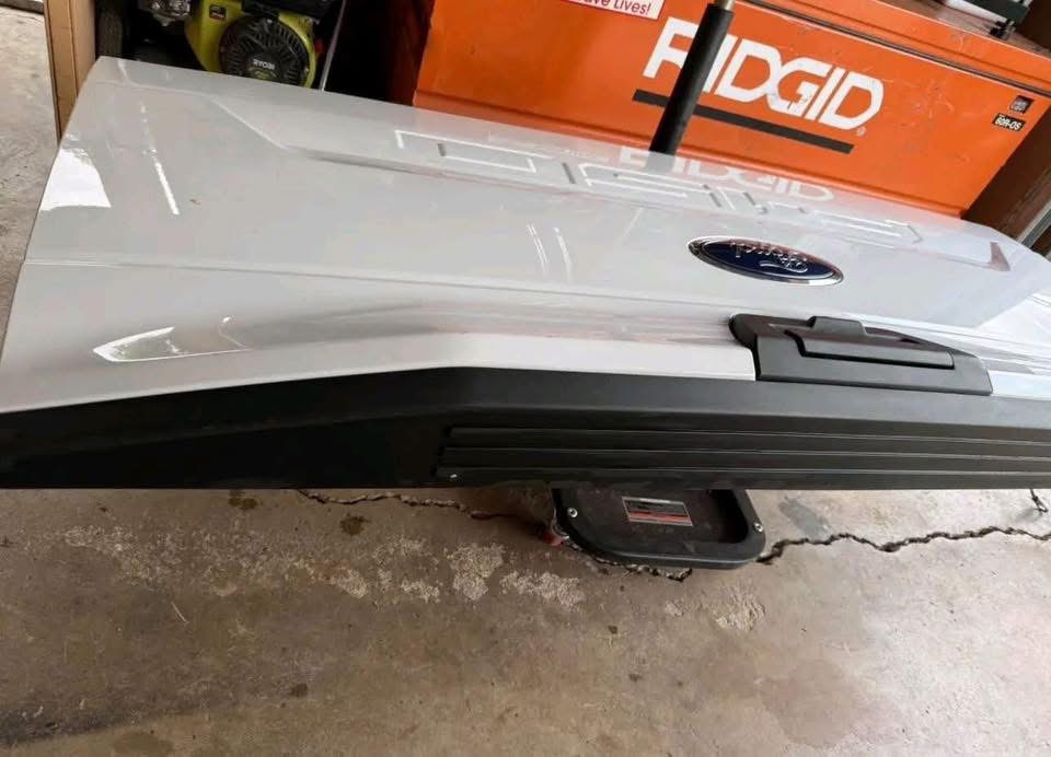 2015-2017 Ford F-150 XLT White Tailgate with Reverse Camera - Image 3