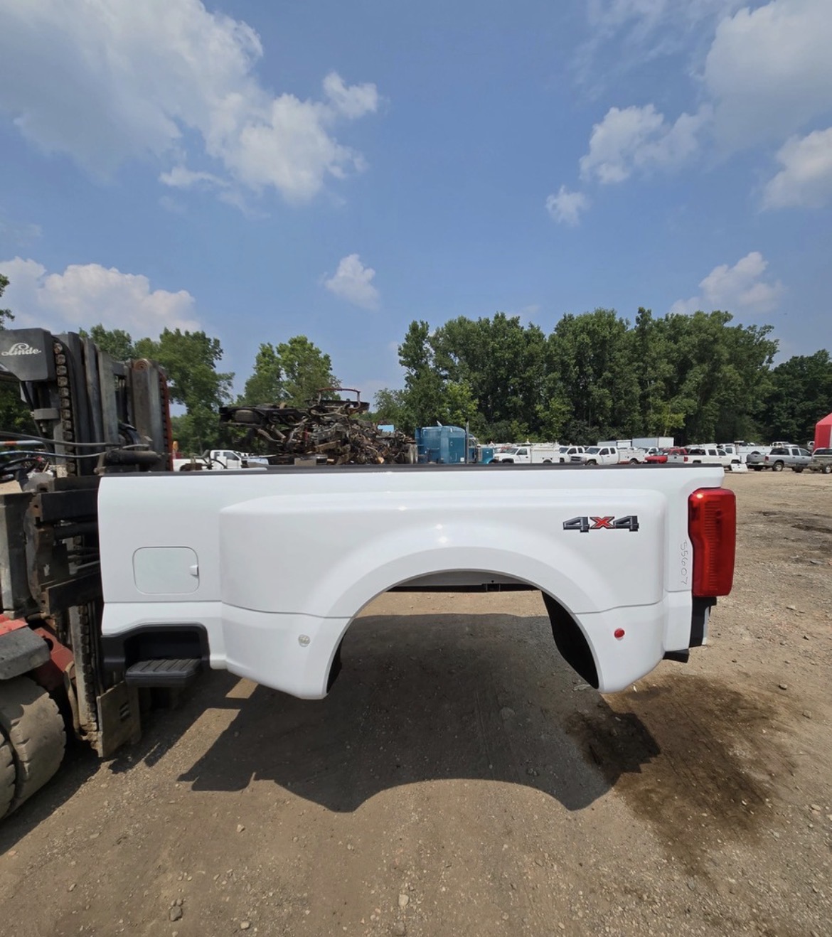 2023–2026 Ford Super Duty F-350 F-450 F-550 8’ Dually Truck Bed Without Tailgate – OEM Oxford White