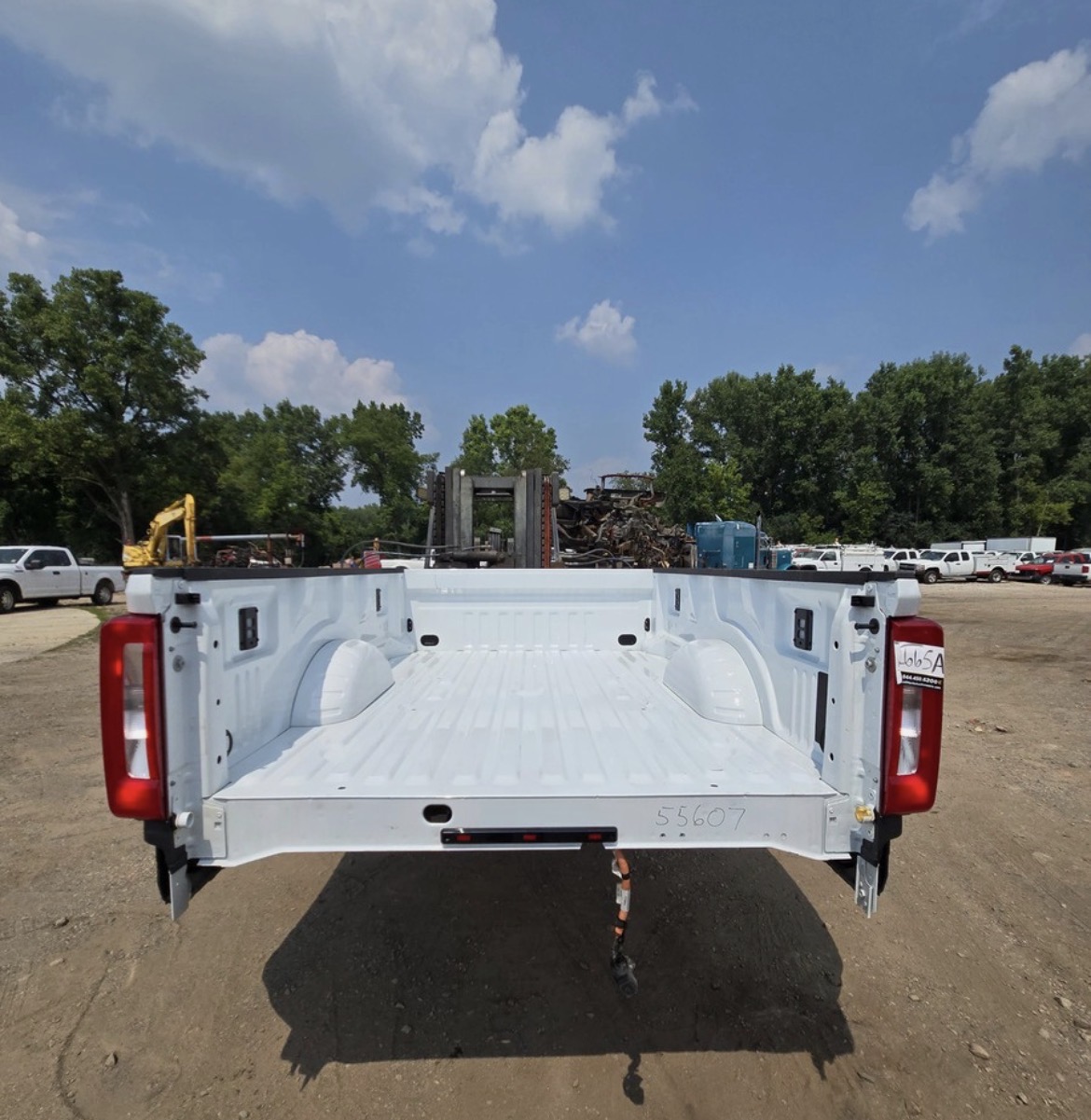 2023–2026 Ford Super Duty F-350 F-450 F-550 8’ Dually Truck Bed Without Tailgate – OEM Oxford White - Image 3