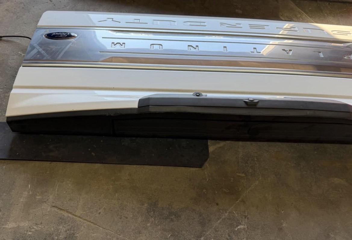 2017–2022 Ford F-250 F-350 F-450 Platinum Tailgate – White Platinum Pearl (Paint Code UG) | OEM Factory Super Duty Tailgate - Image 4