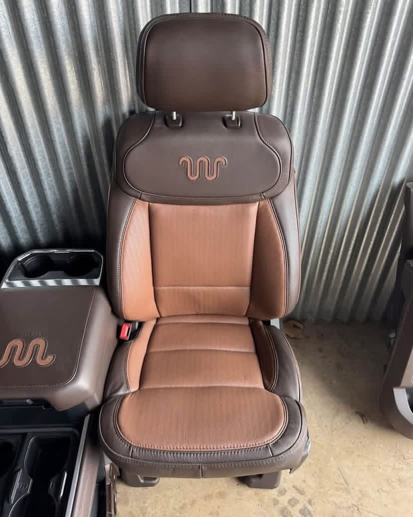 2023–2026 Ford F-250 F-350 F-450 King Ranch Interior Seats & Center Console - Image 3