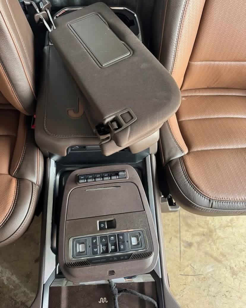 2023–2026 Ford F-250 F-350 F-450 King Ranch Interior Seats & Center Console - Image 5